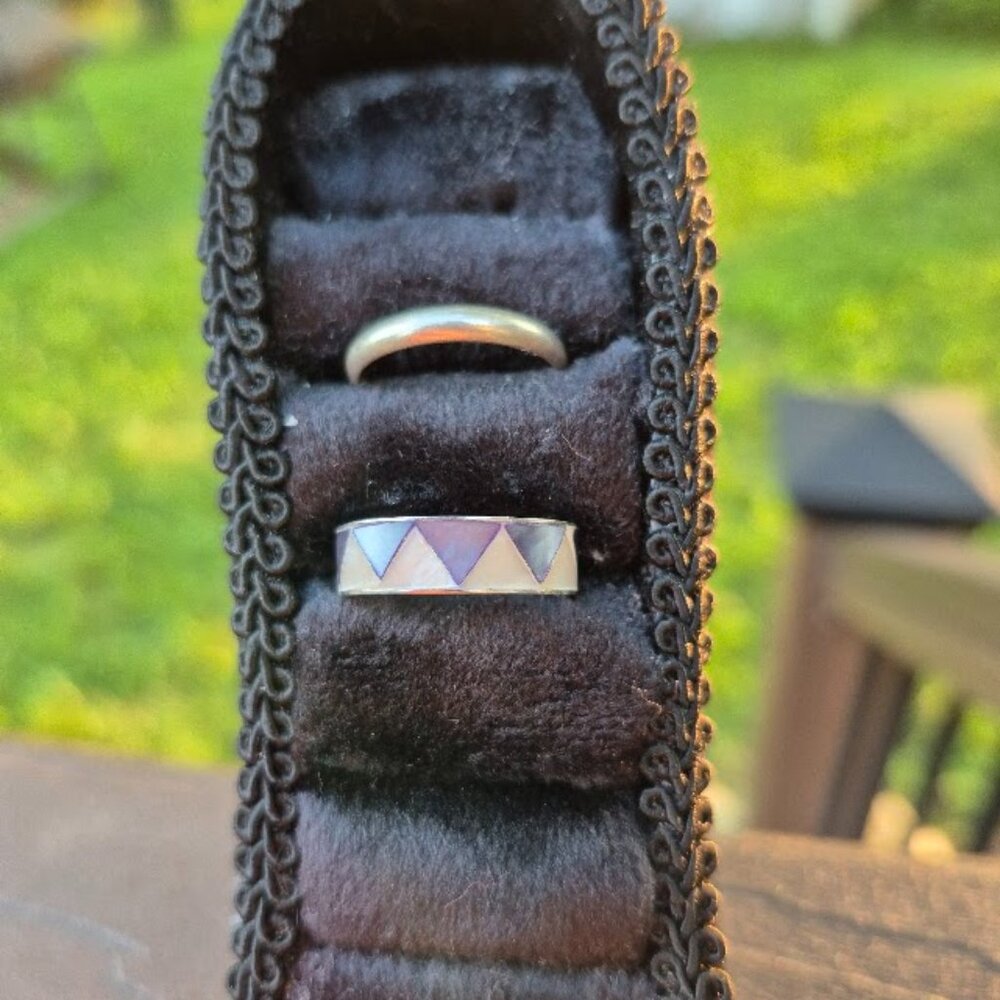 Vintage Silverstone and blue Rings size 7 Blue and White Triangle Pattern